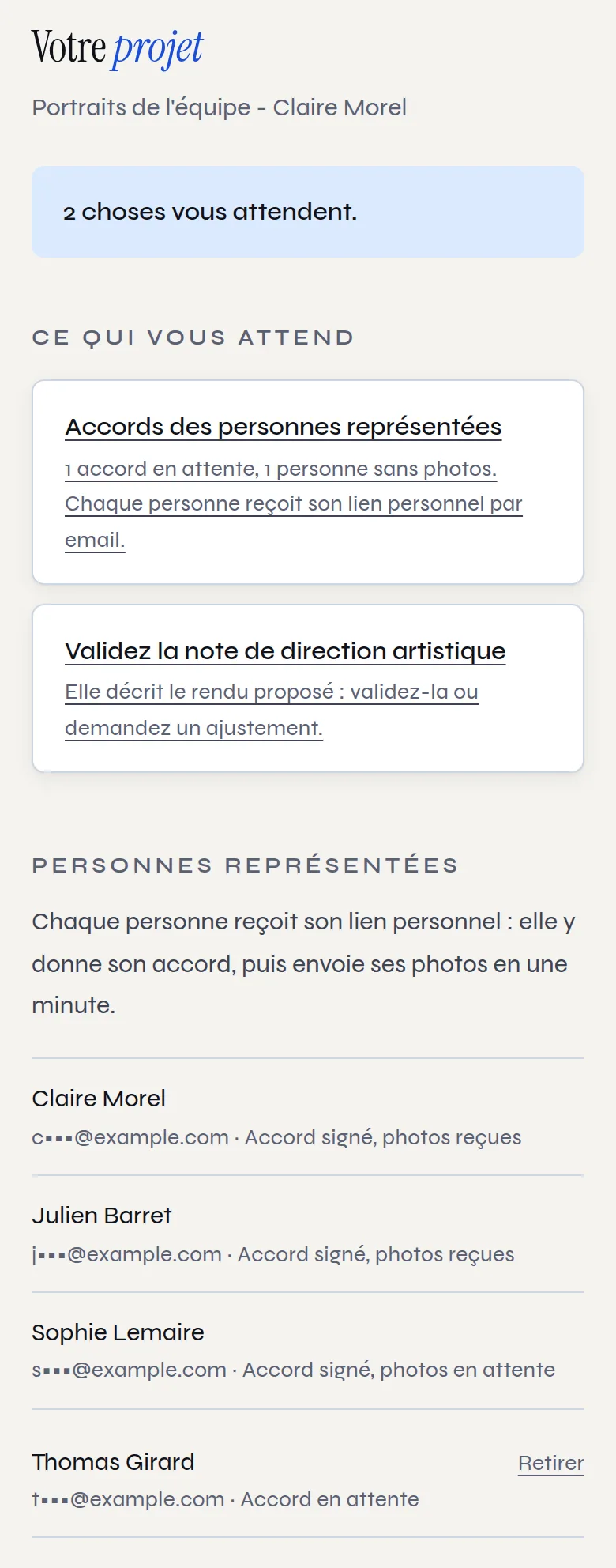Espace projet en phase de préparatifs : deux actions en attente (accords des personnes représentées, validation de la note de direction), la liste des personnes représentées avec leur statut d'accord et de photos, et, sur ordinateur, les étapes du projet avec Préparatifs en cours.